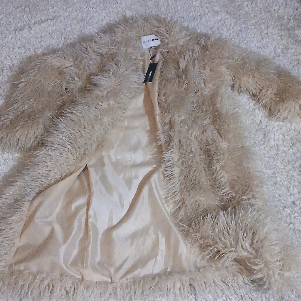 NWT FAUR FUR COAT - Picture 3 of 6